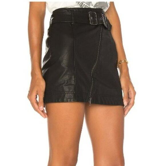 Free People Size 4 Black Feelin Fresh Vegan Mini Skirt Faux Leather Belted Zip - Picture 11 of 12